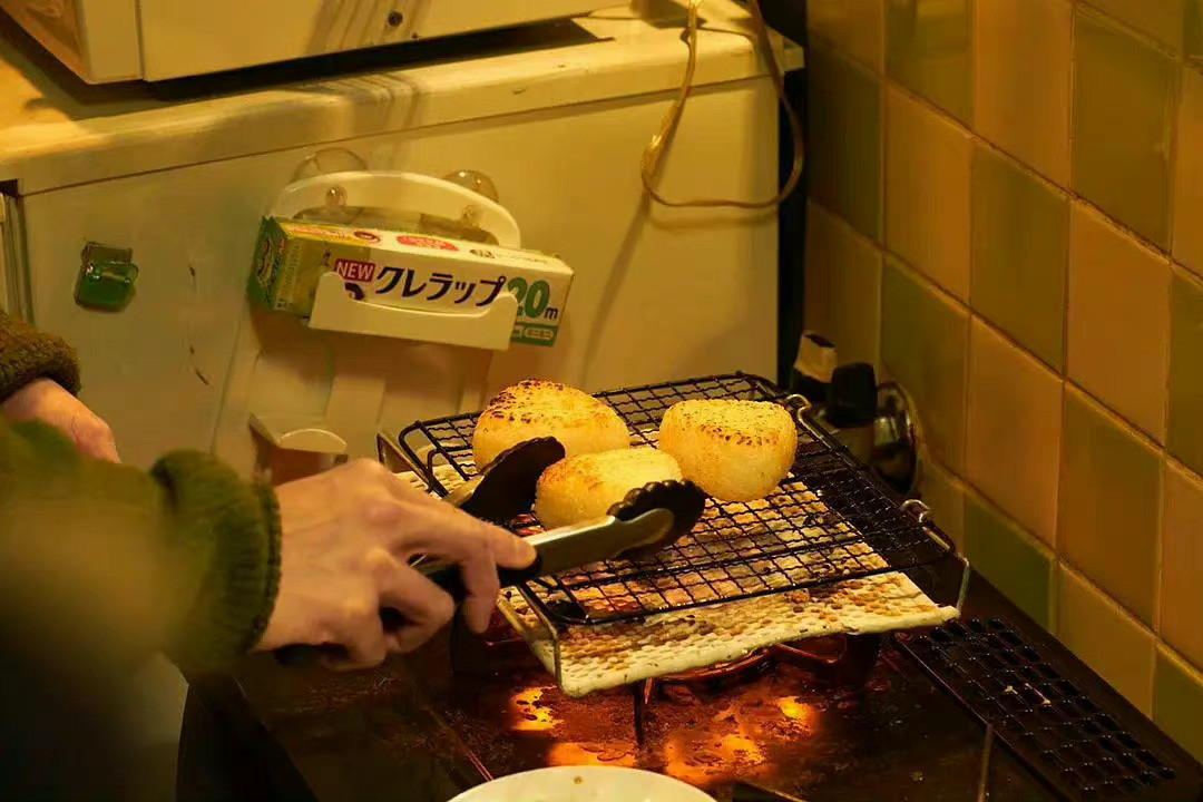 院线爱情片还要空窗 19 天:这份居家片单按场景选,不按评分