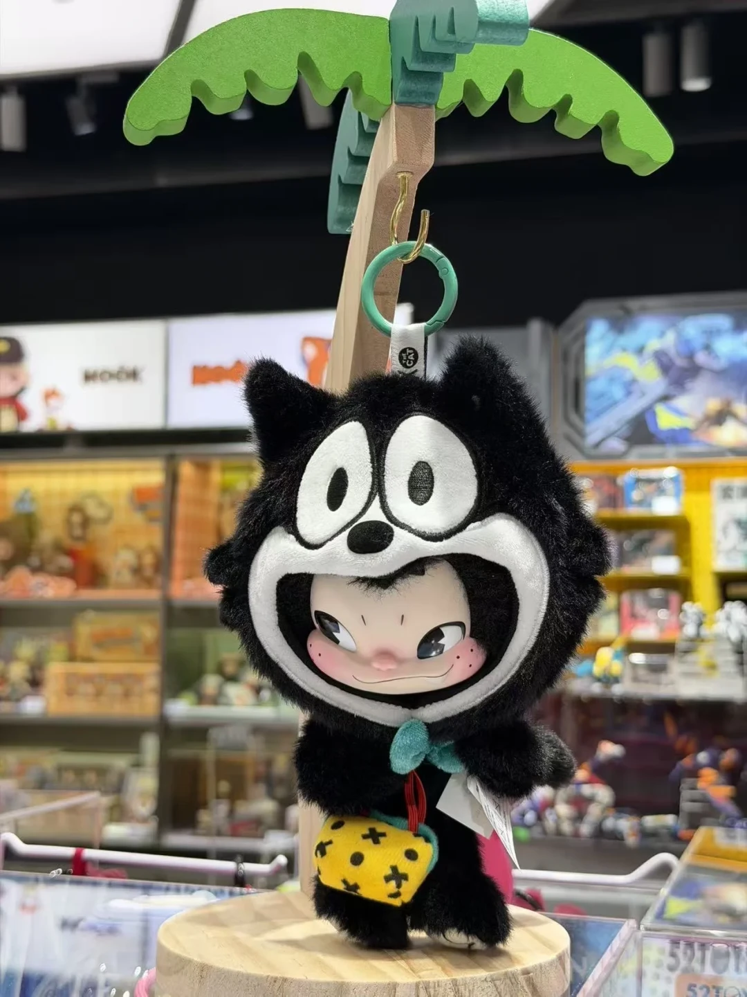 菲力猫不是迪士尼的,还比米奇大9岁:52TOYS这枚129元联名挂件,包挂党先看这3点再花钱
