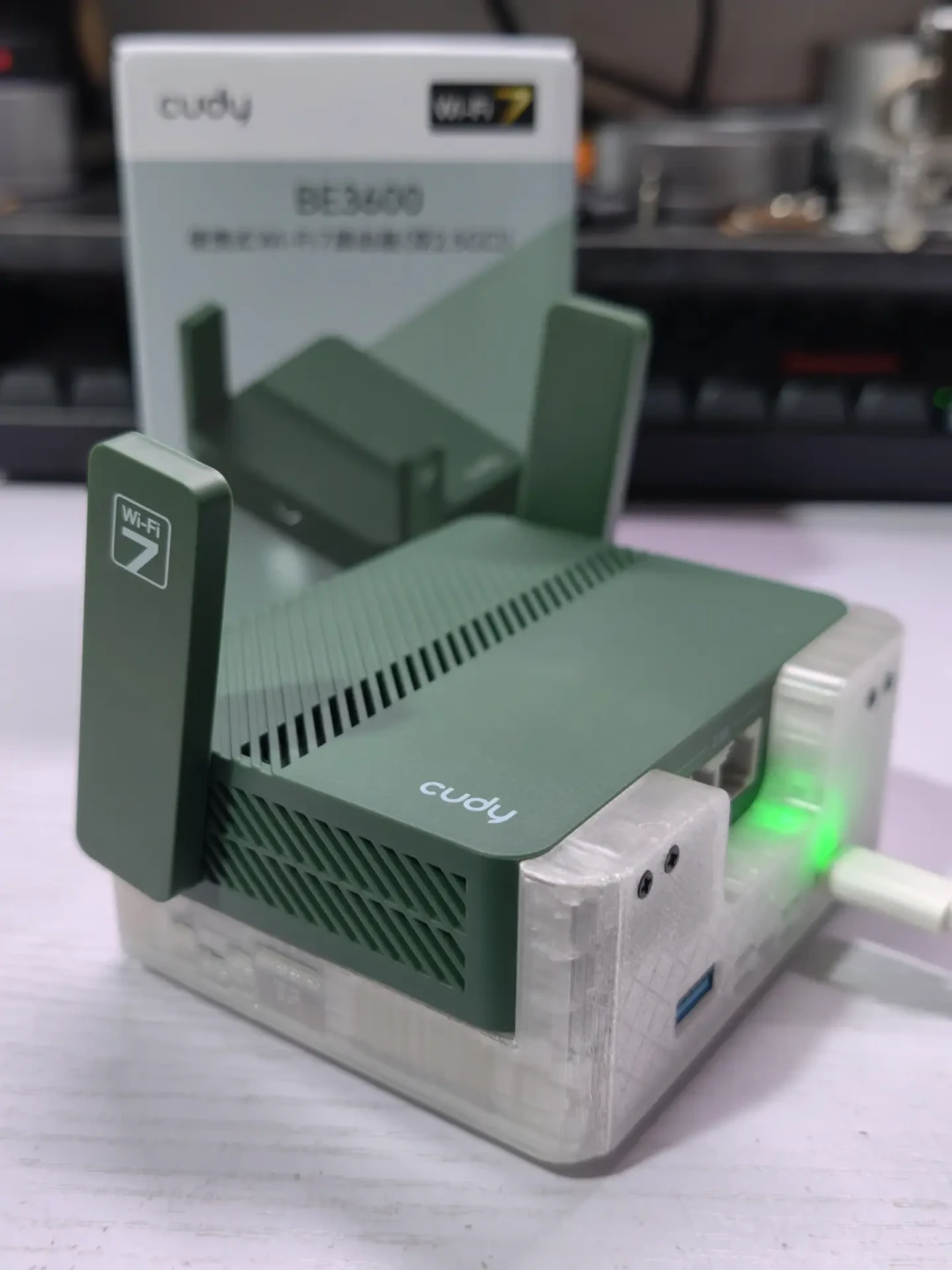 随身WiFi插进刷机路由器,就成了