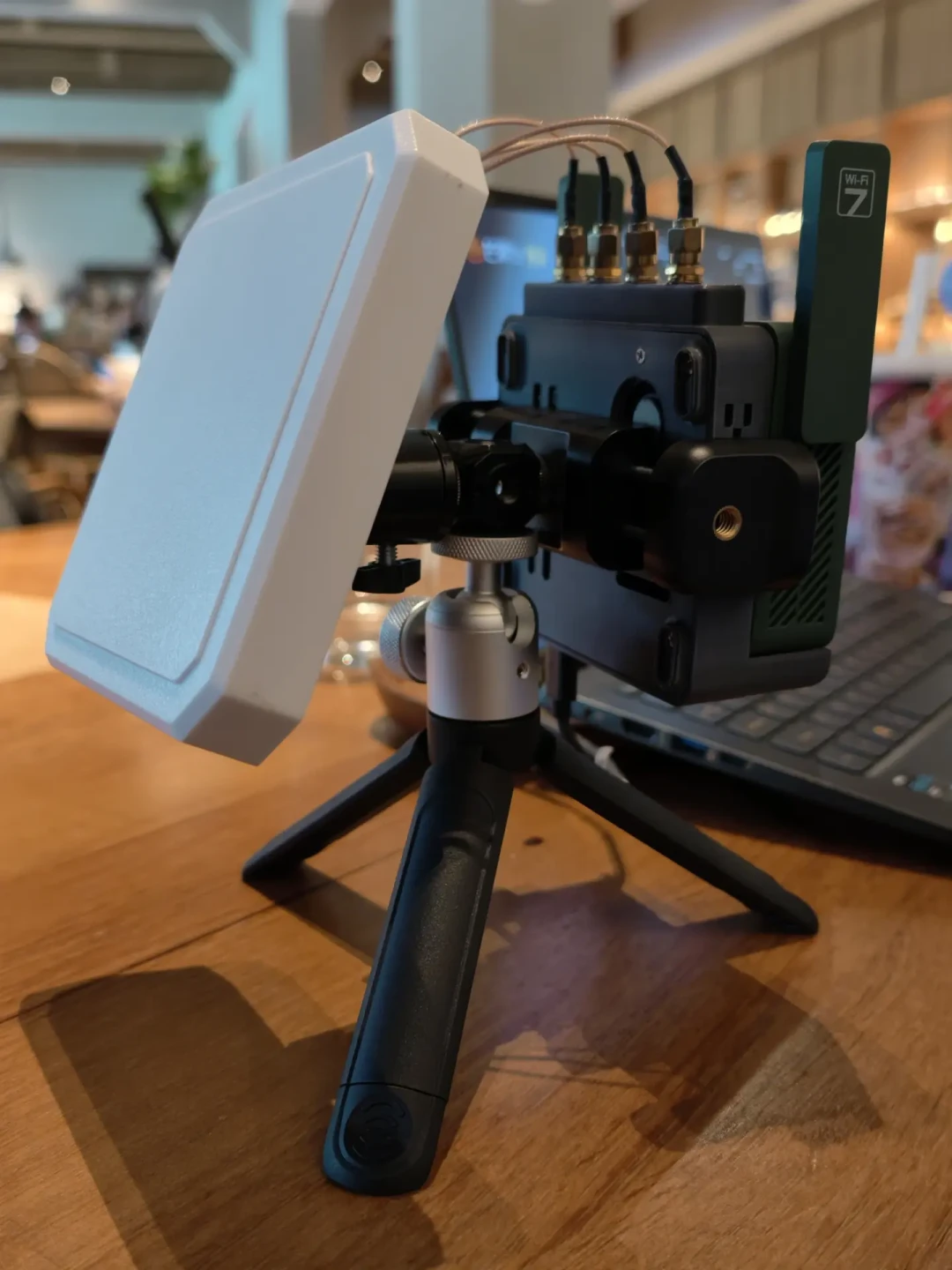 随身WiFi插进刷机路由器,就成了