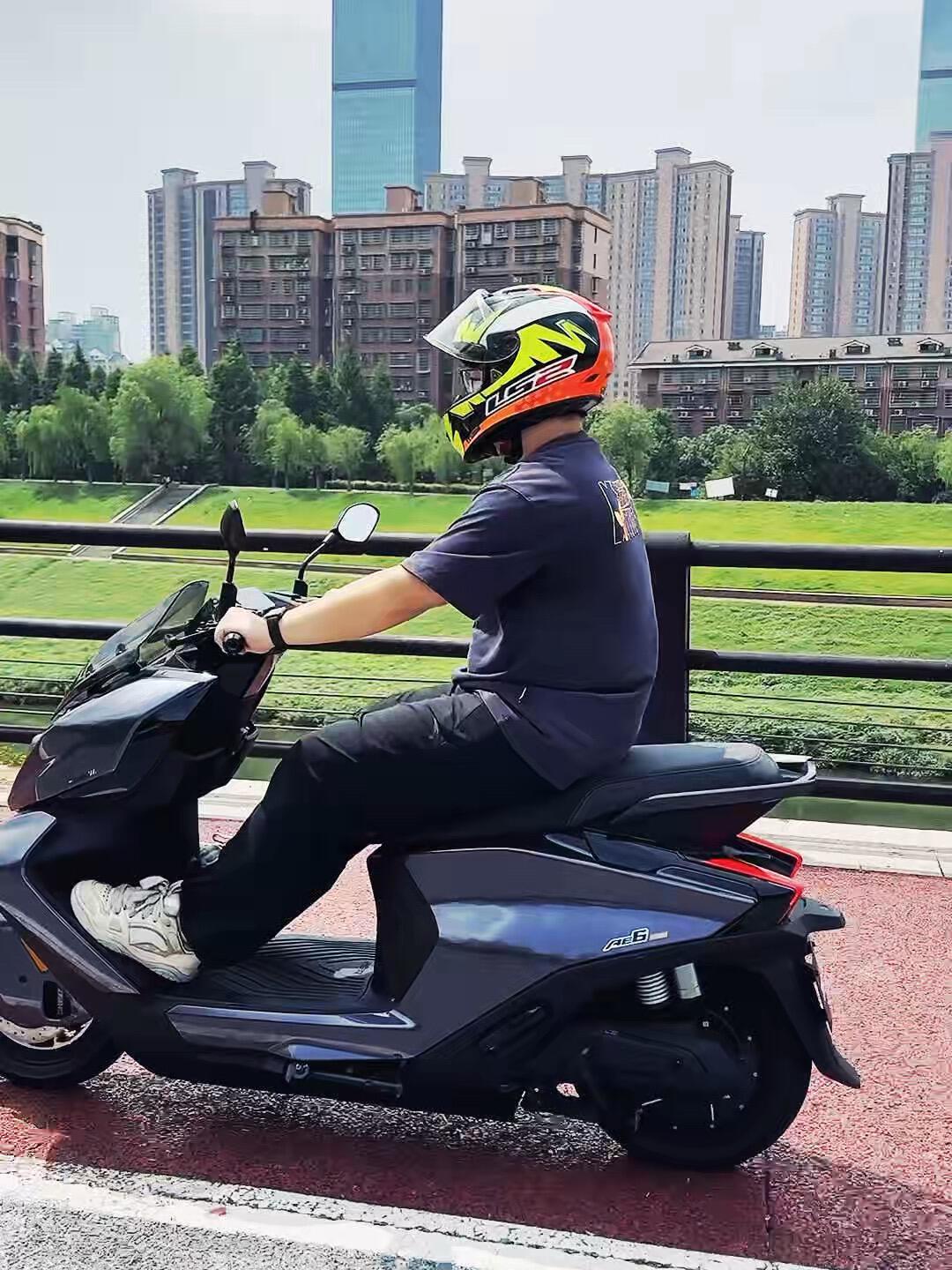 电摩改装还是直接买原厂顶配?保修、保险、残值三本暗账算完再动手