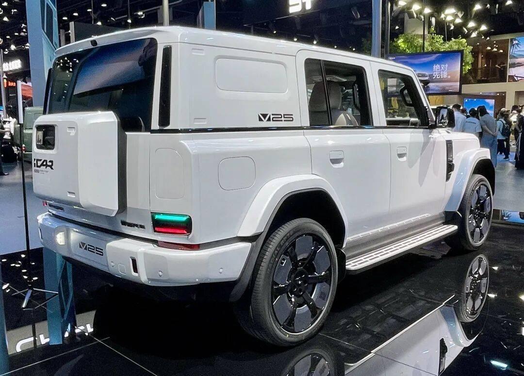 iCAR V25成都车展全球首秀,11月上市:这台15万级增程方盒子,评论区怕的不是产品,是奇瑞的“迷之定价”