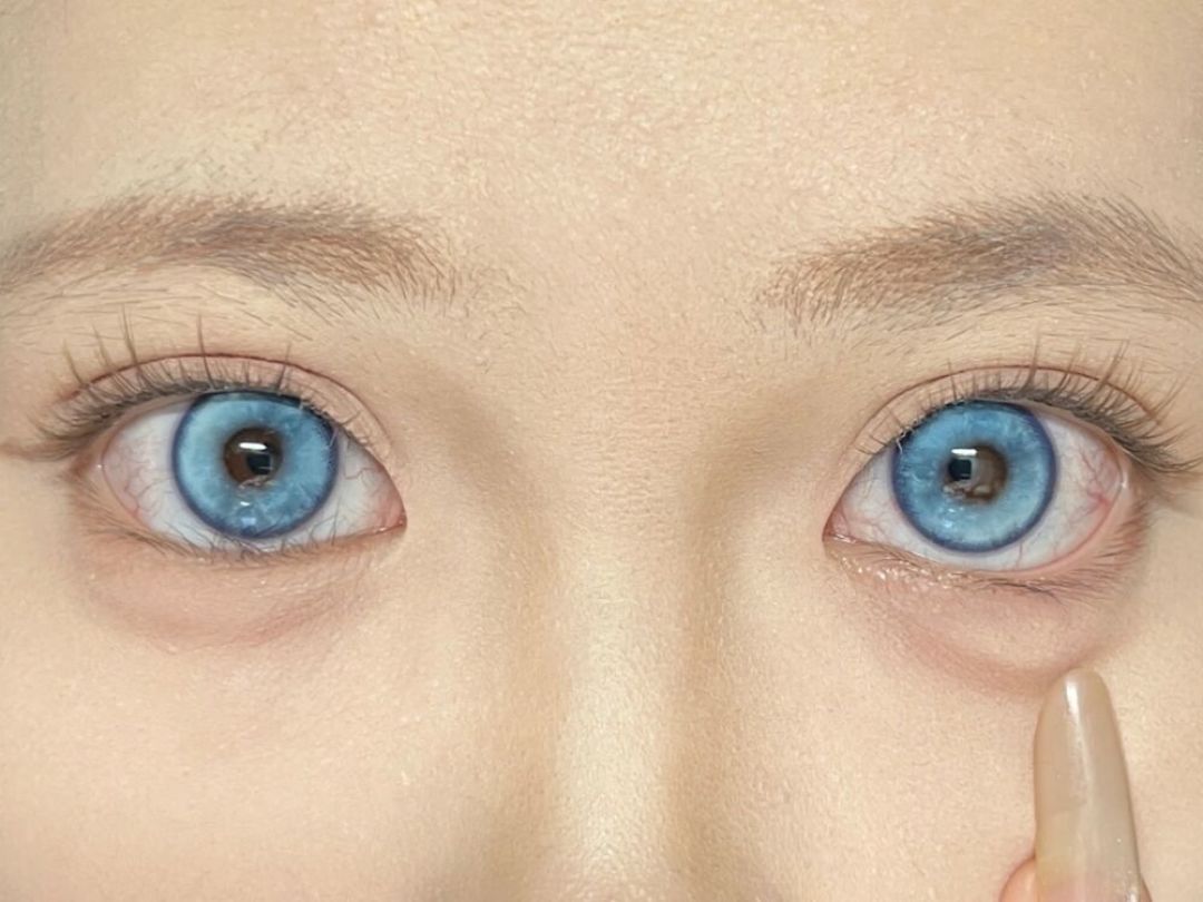 没有眼睛的AI虚拟人代言美瞳25.8万被下架,二手日抛5块一副在出:国庆漫展买cos美瞳前,先把这4个参数搞清楚