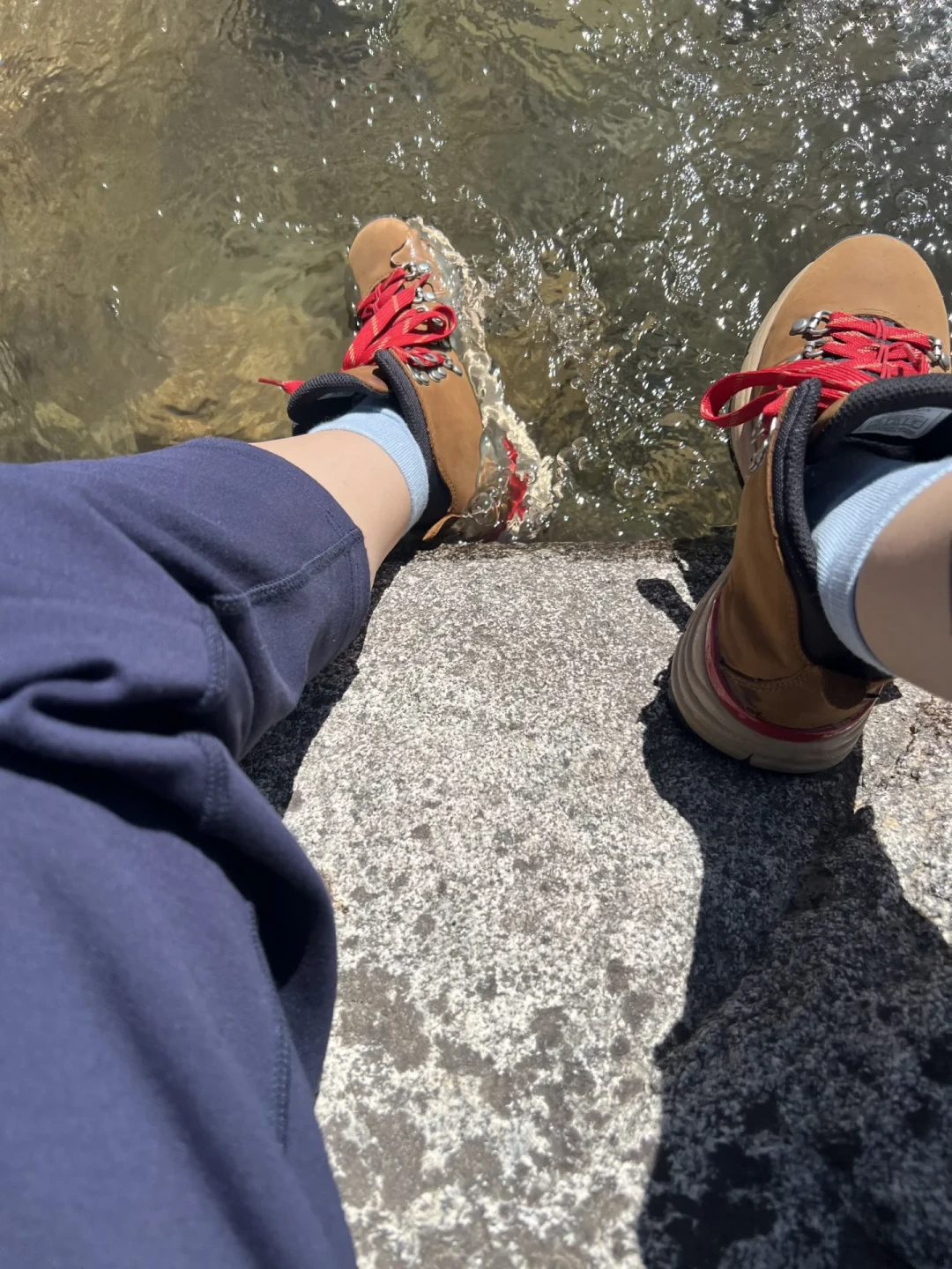 Danner明明有GORE-TEX,为什么一半车主雨天偏不穿它?翻完实穿记录,三个坑全在