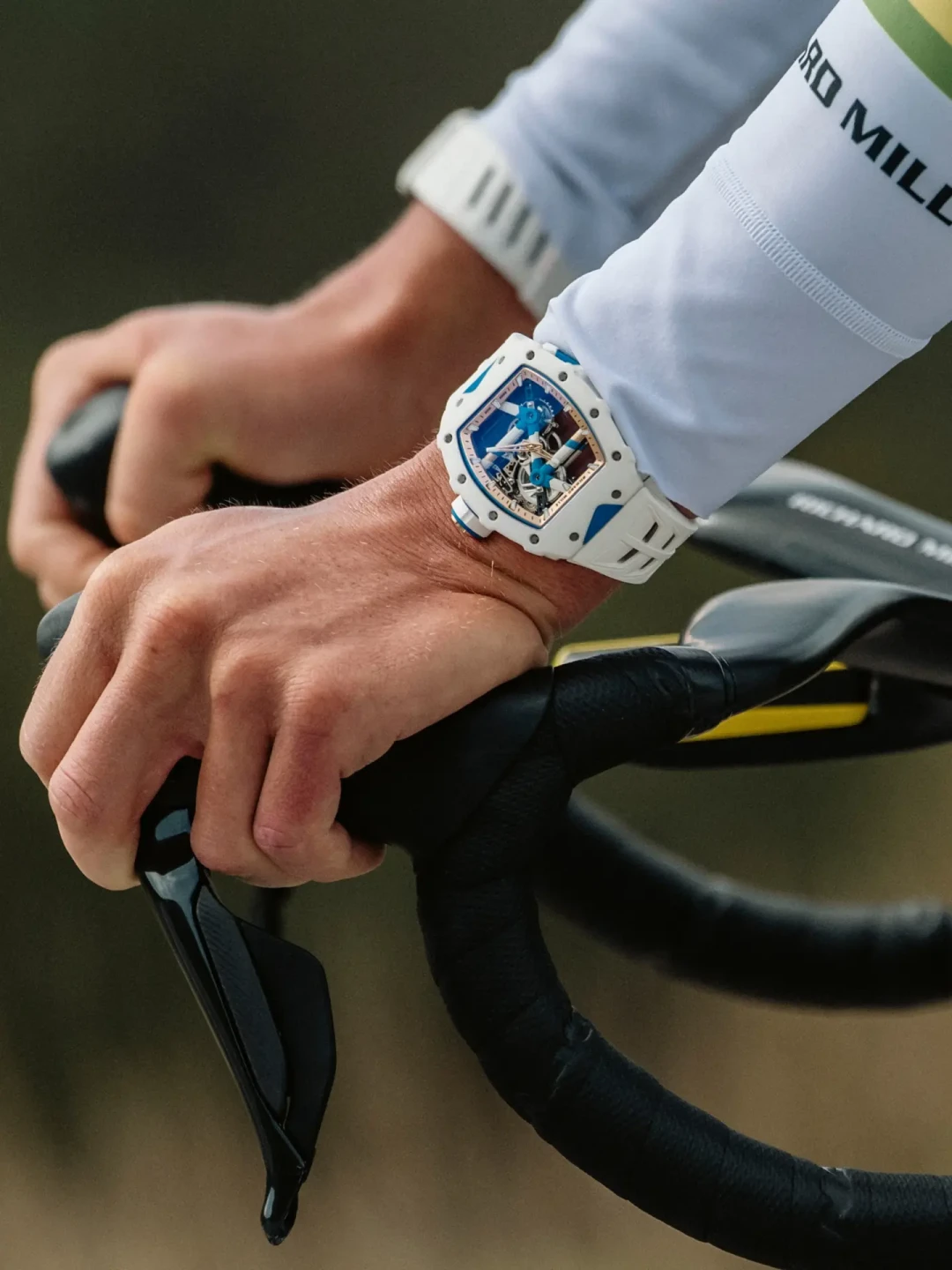 720万、限量50枚:COLNAGO × 理查米尔联名表,为什么波加查不能戴?