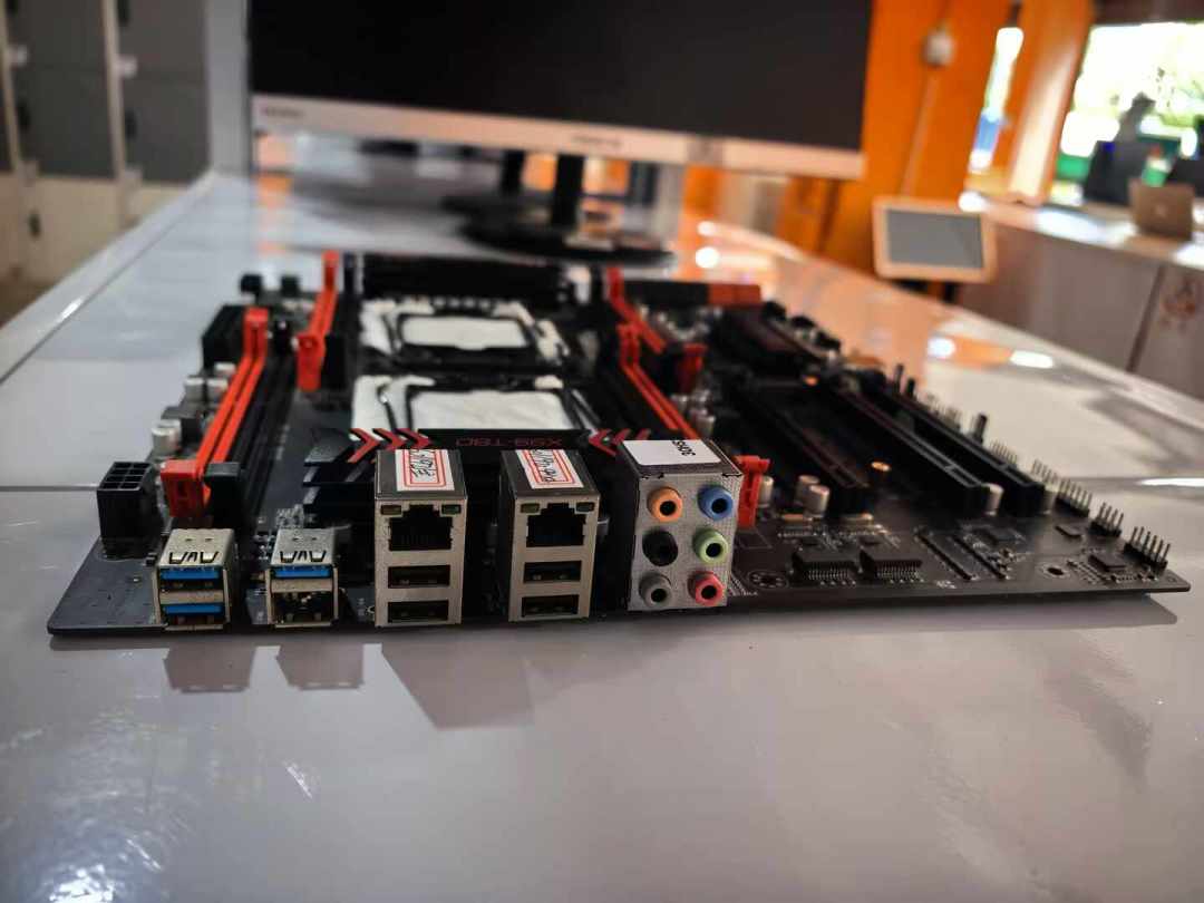 DDR4现货涨16倍，X99又被从垃圾堆里翻出来：华南金牌这几块板，2026年谁该上谁该撤
