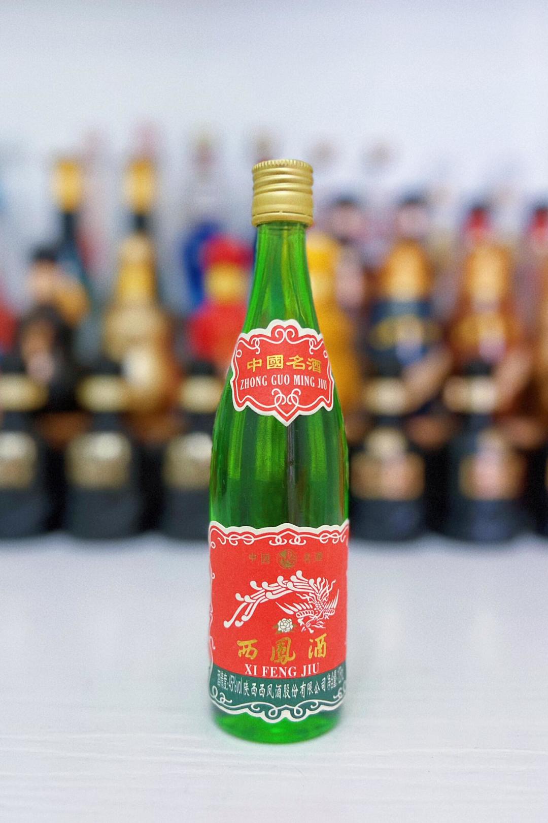 光瓶酒最火的一年，牛栏山反而跌了22%：50元的绿脖西凤，还坐得稳吗？