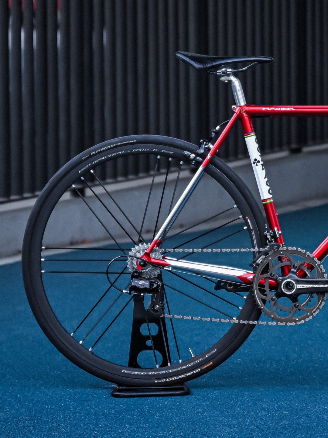 全网都在吵环西,另一拨人正悄悄收40年前的COLNAGO钢架:从几千到1.8万美元,每一档的钱花在哪?