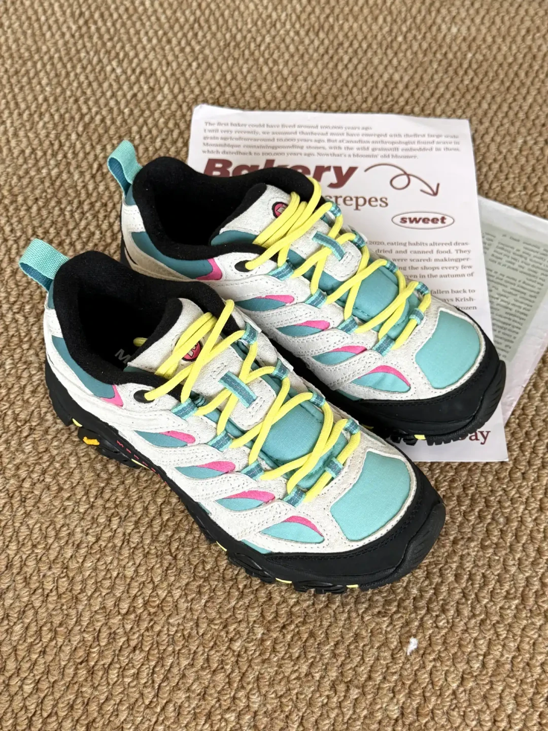 同一双迈乐Moab3,有人暴走3万步不累,有人在湿石板差点摔跤:入手「第一双徒步鞋」前,先把这篇看完