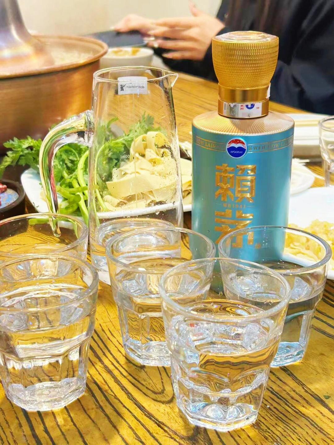 赖茅在加油站悄悄卖出了100亿累计:把易捷3个渠道专供款、员工甩货和当下该捡的价位理清