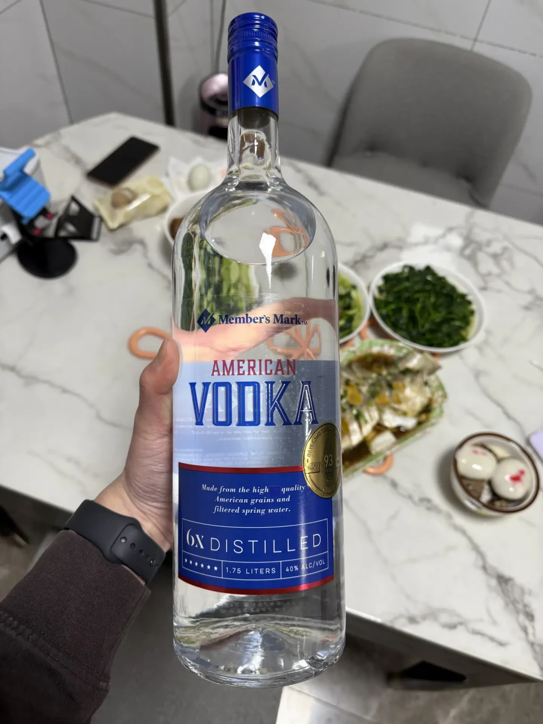 绝对伏特加瓶口有颗