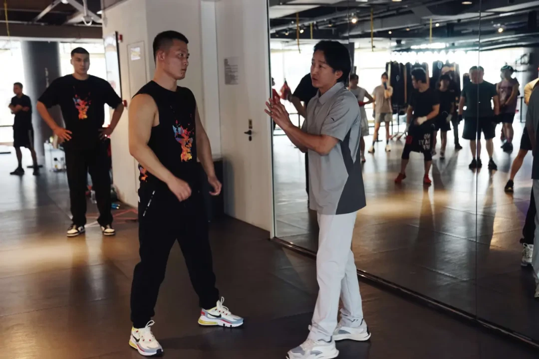 邹市明官宣45岁重返拳台:翻遍拳击史的复出时钟,只有大级别老将赢过