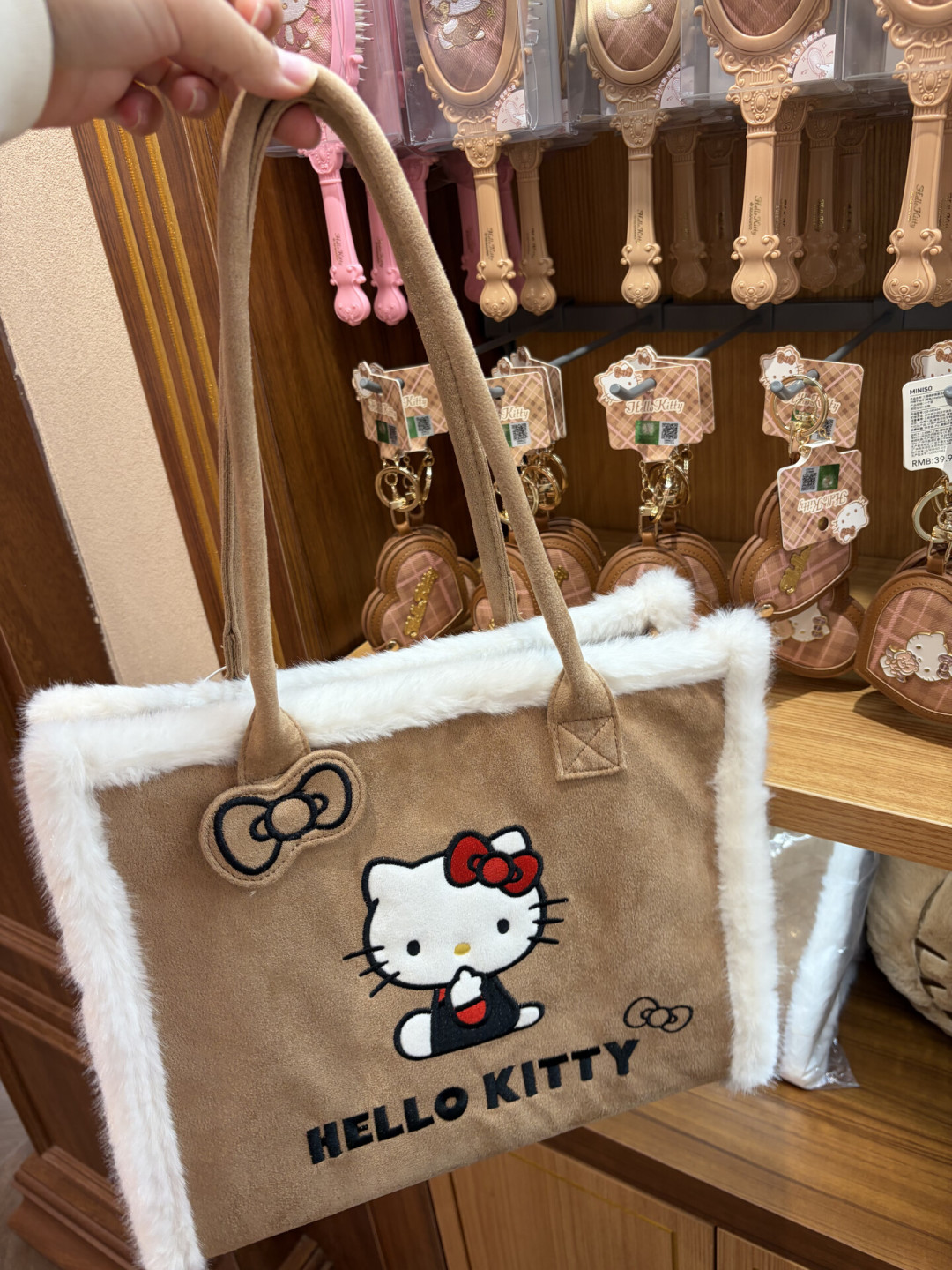 名创优品乐园店开到100家:深圳旗舰店打卡帖破万赞,有人大老远跑空——MINISO LAND值得专程去吗