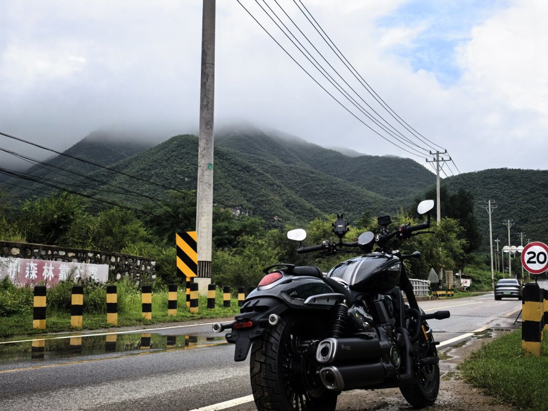 跑山黄金季快到了,两轮圈却先迎来一波“退坑”:翻完全网告别帖,老骑手退出的3个原因没有一个是“不爱了”