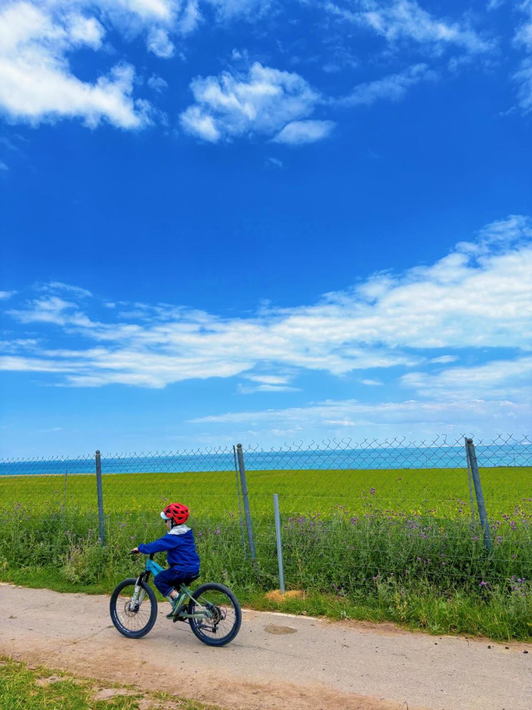 带娃环青海湖,腿是最不用担心的:高反红线、天气窗口和成本账