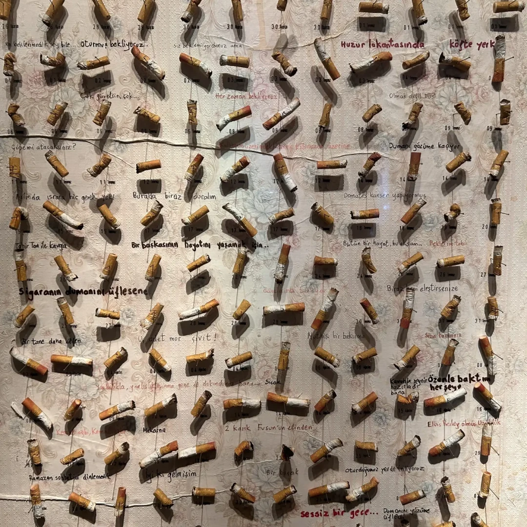 一半人说神还原,一半人气到差评:看完网飞《纯真博物馆》,原著到底值不值得补