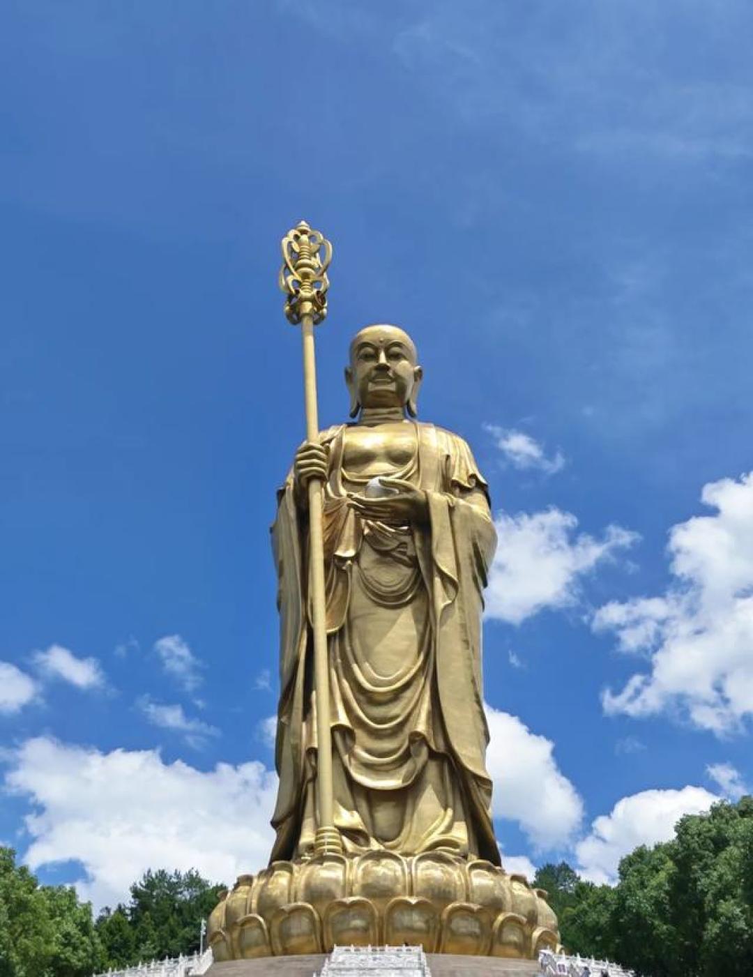 四大佛教名山第一次去哪座?门票、交通、求什么我全比了一遍,差距比你想的大