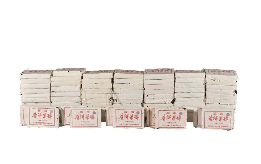 金融茶暴跌92%,中期茶却被喝茶人悄悄收走:2026年想买茶喝,先看这篇
