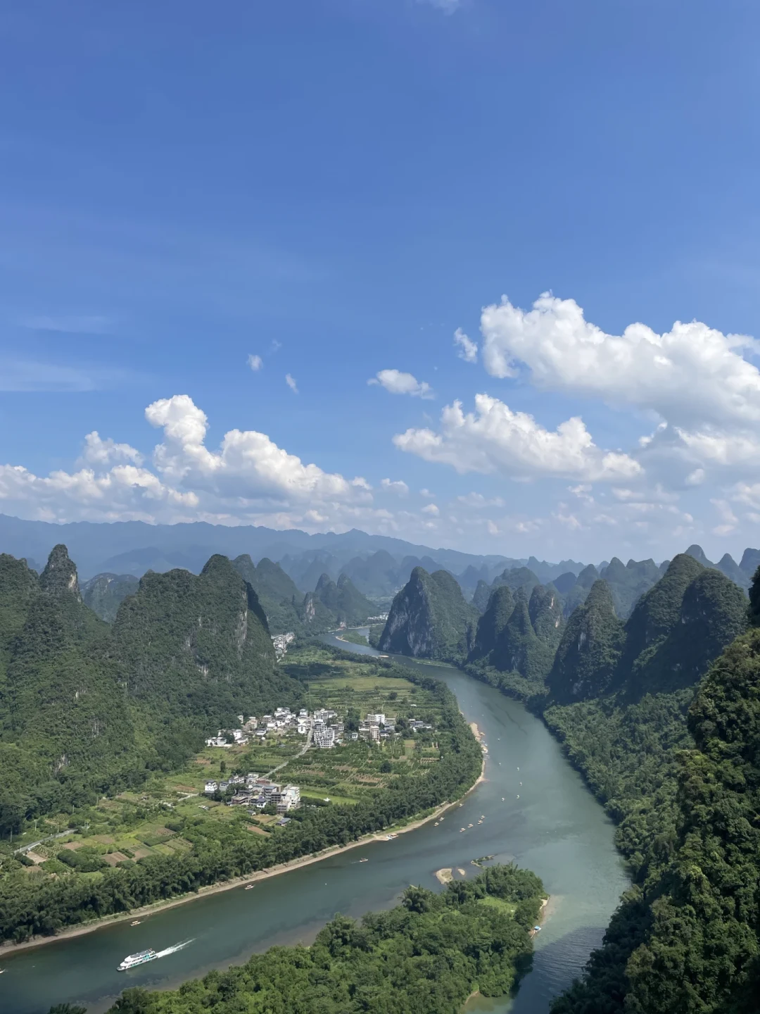 拍照机位被圈起来收费了:今年5起官方通报,把景区旅拍的钱讲明白