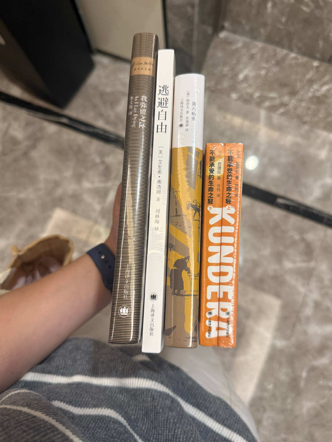 别从《变色龙》读起:课文名篇是契诃夫年轻时的谋生稿,入门路径按人群给你排好了