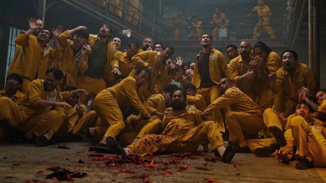《牢笼鬼魂》IMDb 7.4上线流媒体,但别当“血浆天花板”看:8月底恐怖片网播潮一次说清