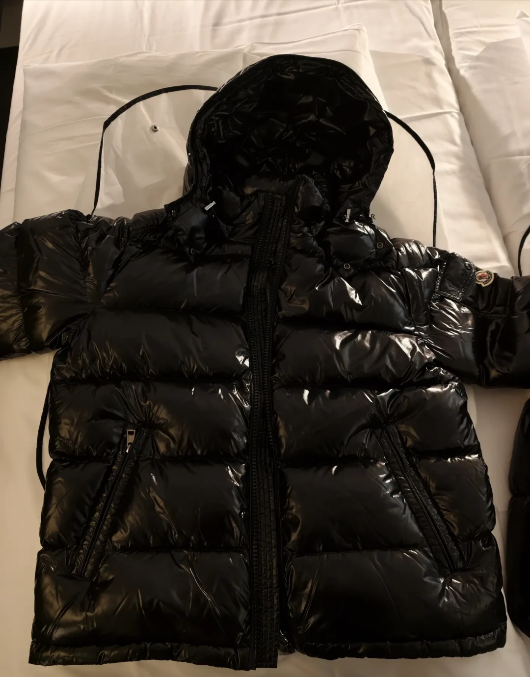 同一件蒙口羽绒服,5个渠道差价最大6500元:韩免63折、日本奥莱4千出头,真实入手记录对比,坑也标出来了