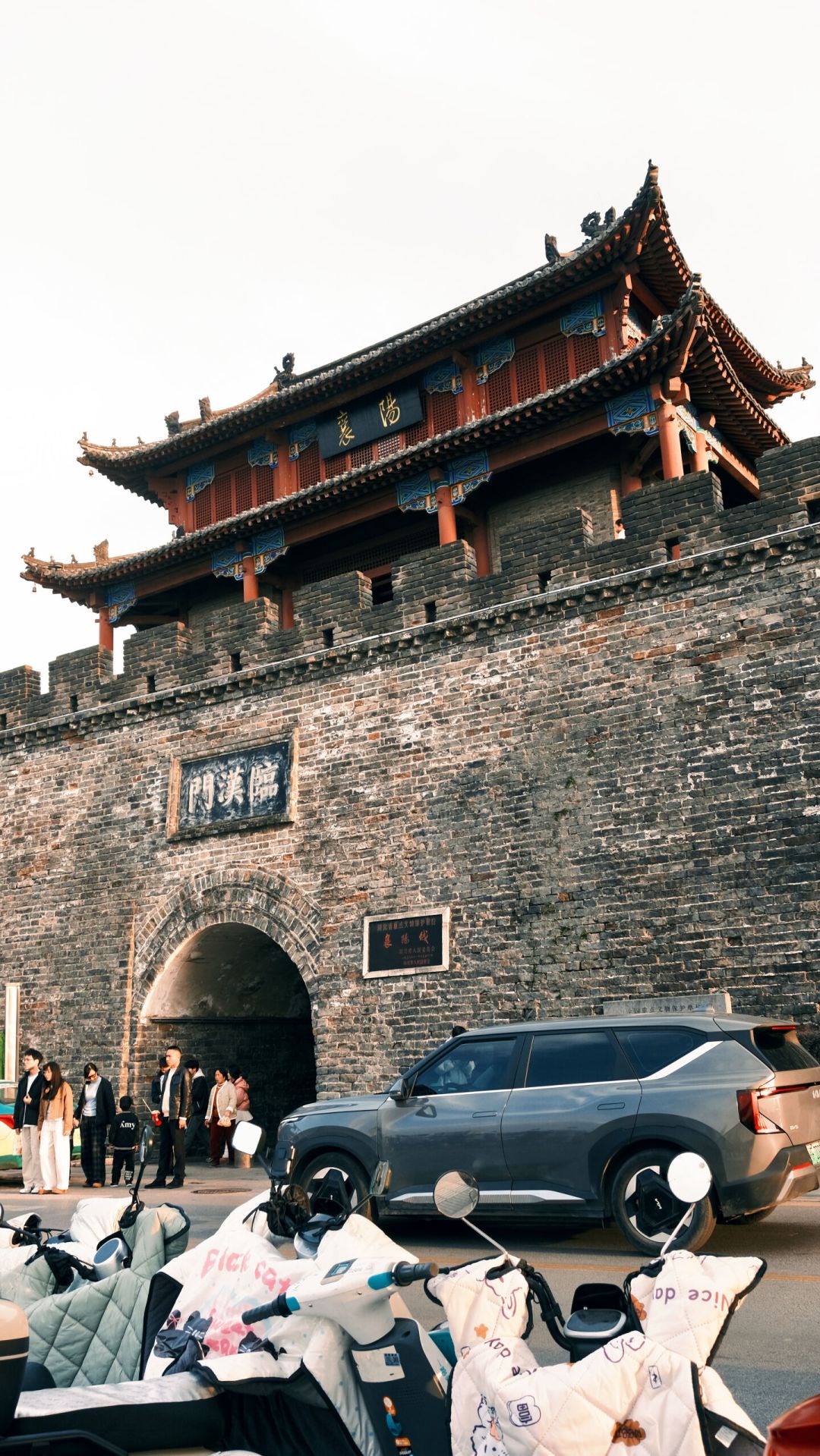 全网吵“黄蓉降智了”:我把原著翻了一遍,给黄蓉记了本“智力账”:射雕里全赢,神雕里只输一个人