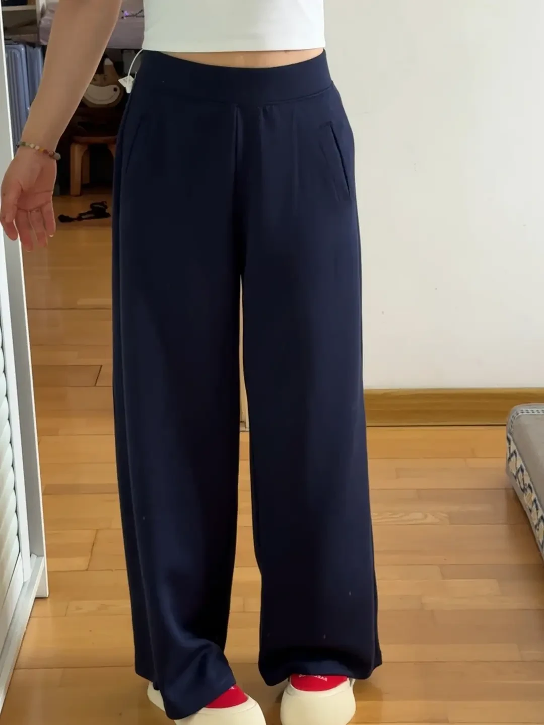 抄「没班味」的衣服去不掉班味:买早秋新衣前,先花百来块修好旧衣这4处