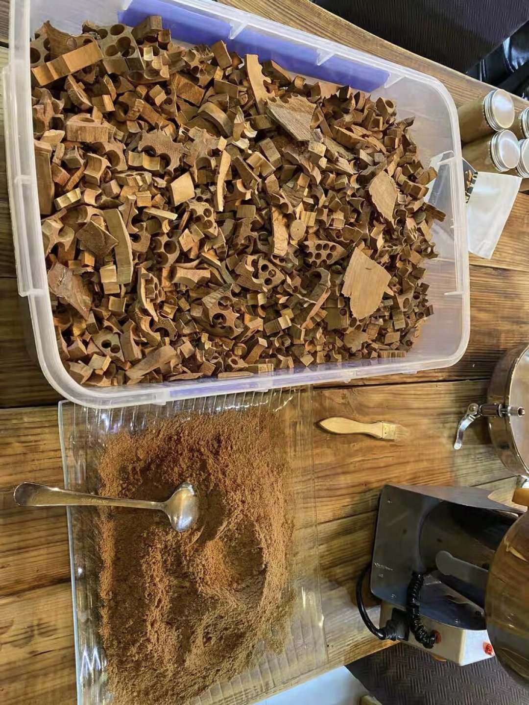 老山檀的“盘玩派系之争”:盘了怕香淡,不盘又不亮,新手到底该听谁的