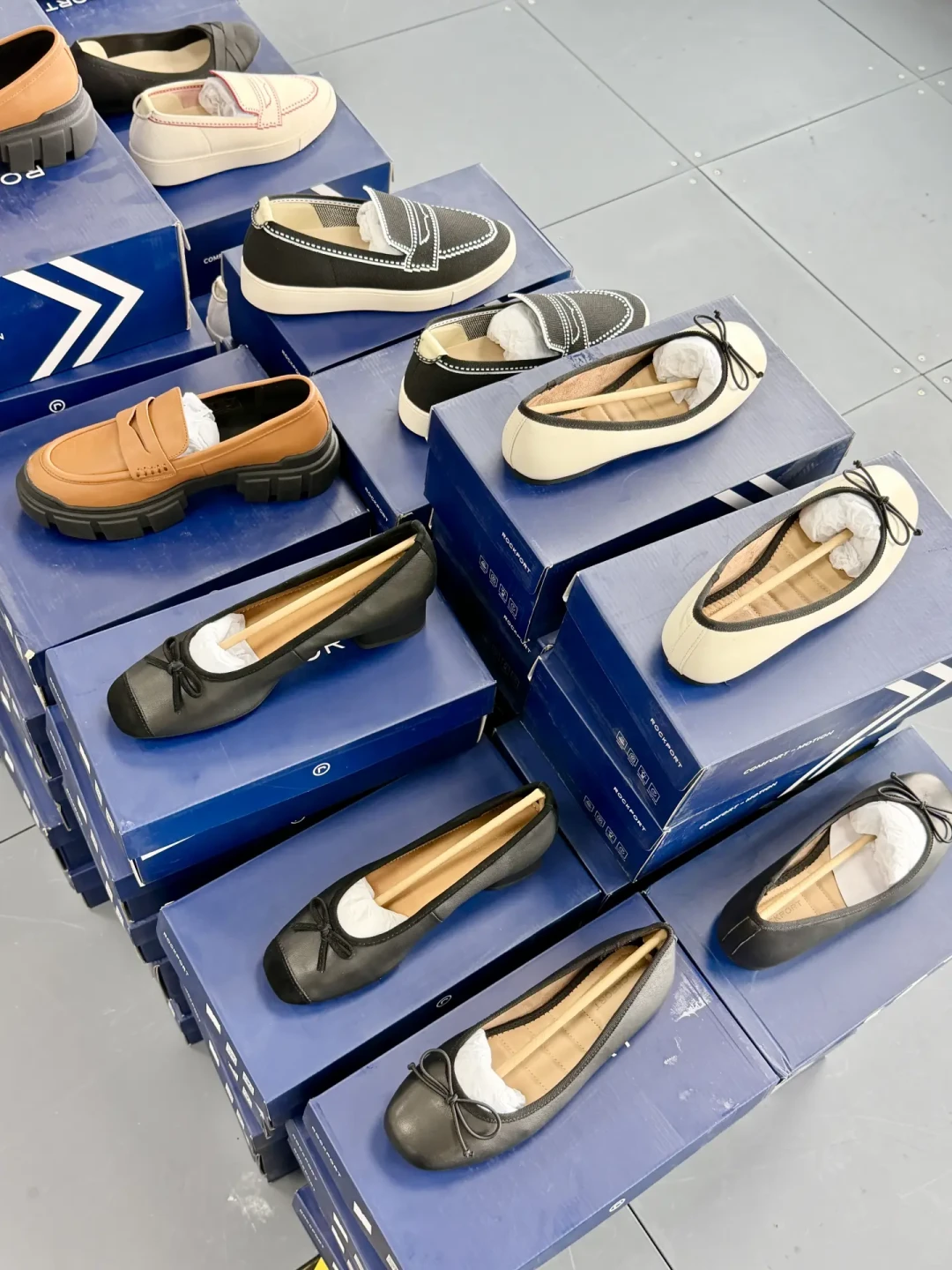 159元一双的Clarks,比英国本土还便宜?翻了十几篇上海内购现场帖,把值得捡的和要避的坑都理出来了