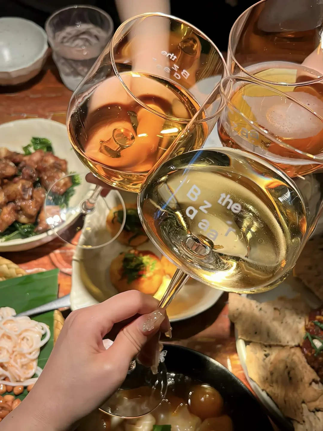 59元报名、餐费AA,也有人被一瓶888元的啤酒上课:盲盒碰杯局的报名费到底买的是什么