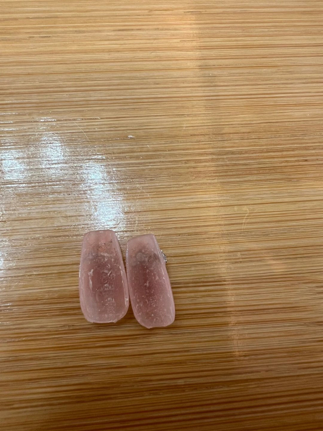 穿戴甲一天就掉?先别怪甲片:扒完全网5类胶,发现“又牢又不伤甲”是个伪命题
