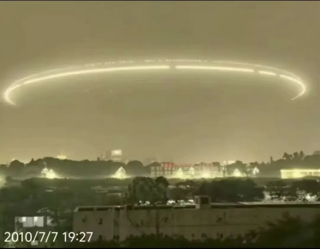 UFO解密潮半年考:41份档案、一个猛料、一堆假视频,我们帮你分好了类