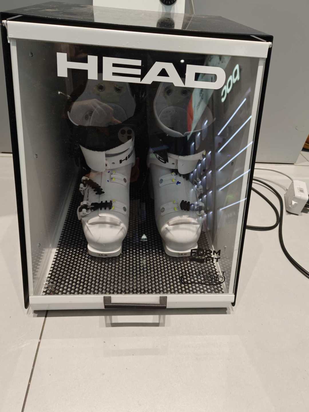 泰尼卡雪鞋的“舒服”,一半是bootfitting给的:雪季开始前,把热塑的能与不能一次讲清