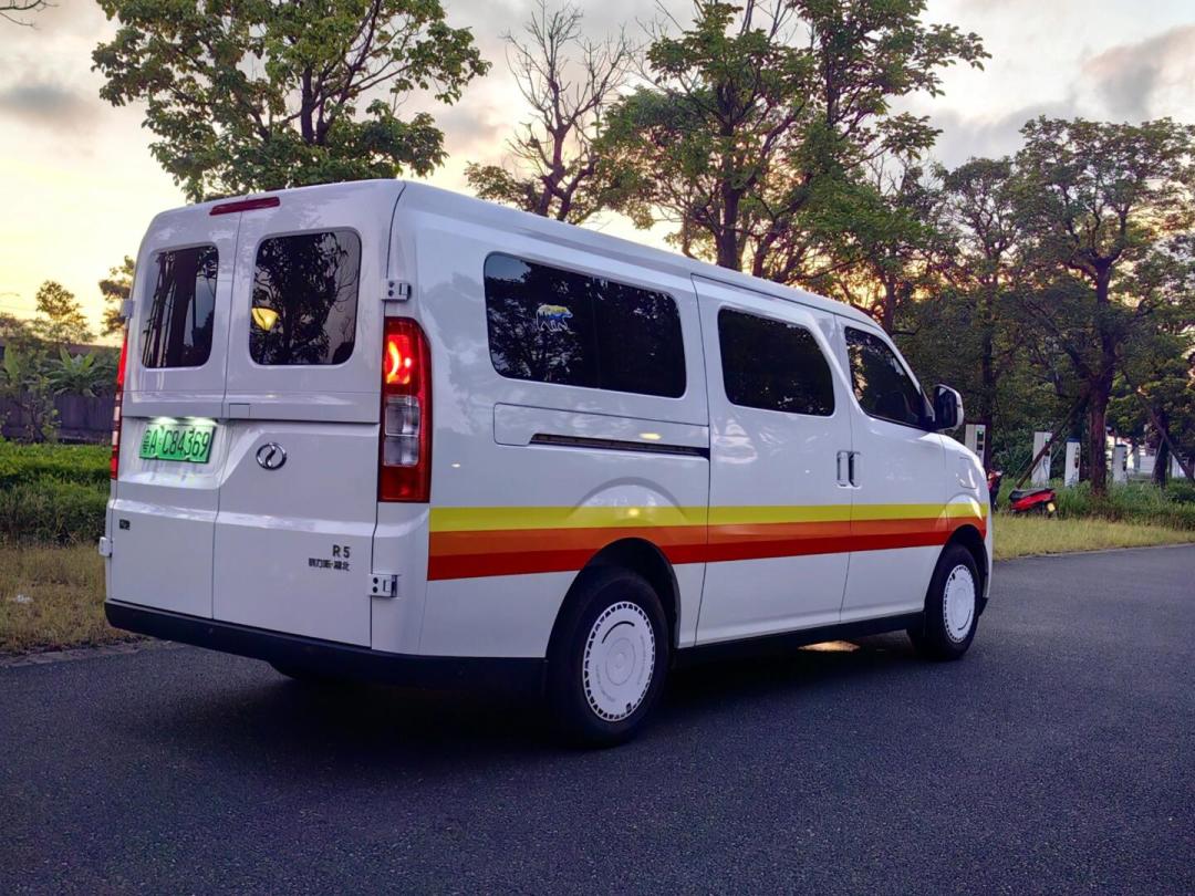 面包车改床车,有人花500,有人花5万:拆完全网改装账单,钱的分水岭其实只有一个