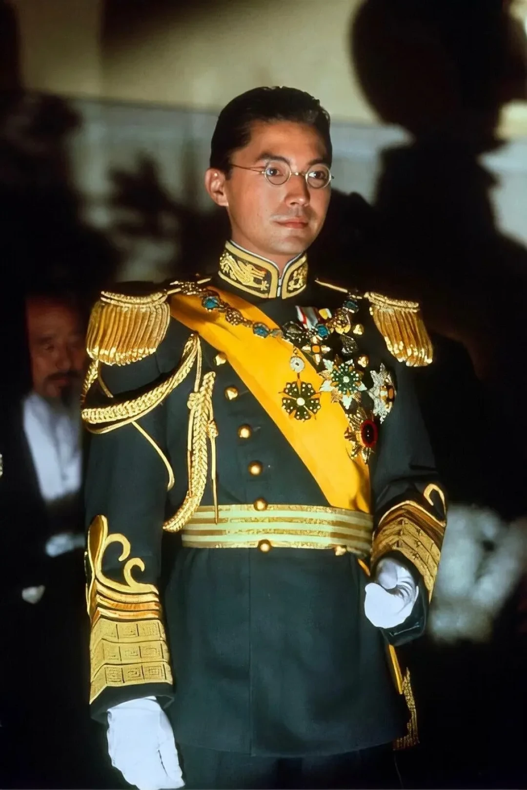 《末代皇帝》因为尊龙太帅就洗白了历史?翻完407条评论,发现这仗打偏了
