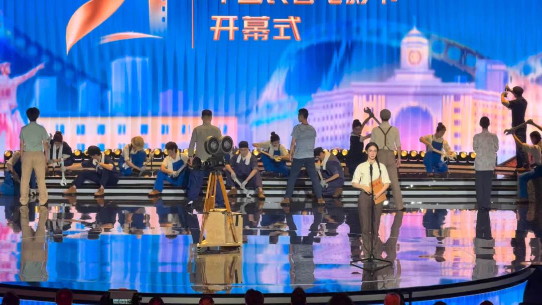 金晨在长春电影节跳《钢火存帧》:让全网