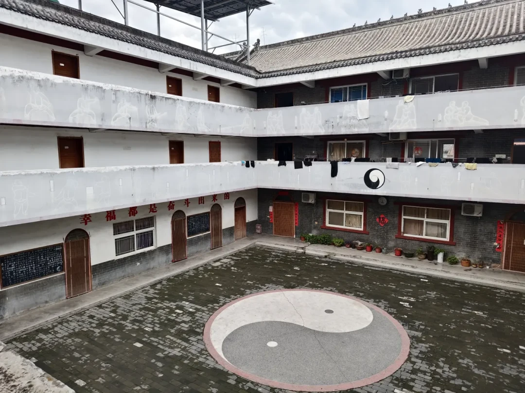 去陈家沟学一个月太极拳,值吗?两大学校怎么选、花多少钱、避哪些坑,一篇讲清