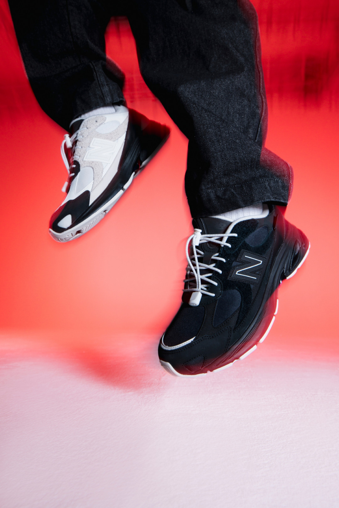 New Balance 2010 被刷屏了:种草文案都是同一个模板,真实上脚的人却提醒你先大半码