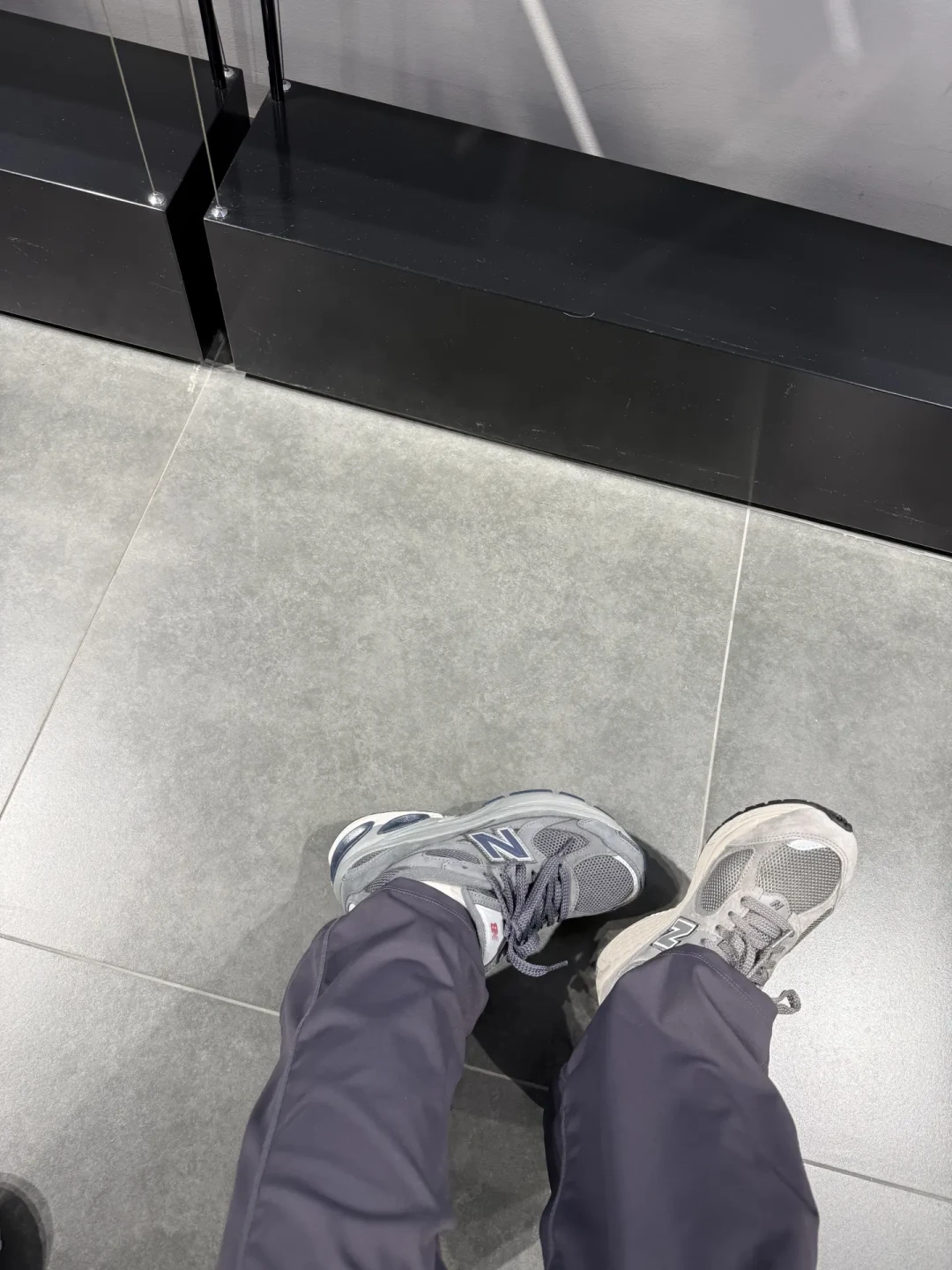 New Balance 2010 被刷屏了:种草文案都是同一个模板,真实上脚的人却提醒你先大半码