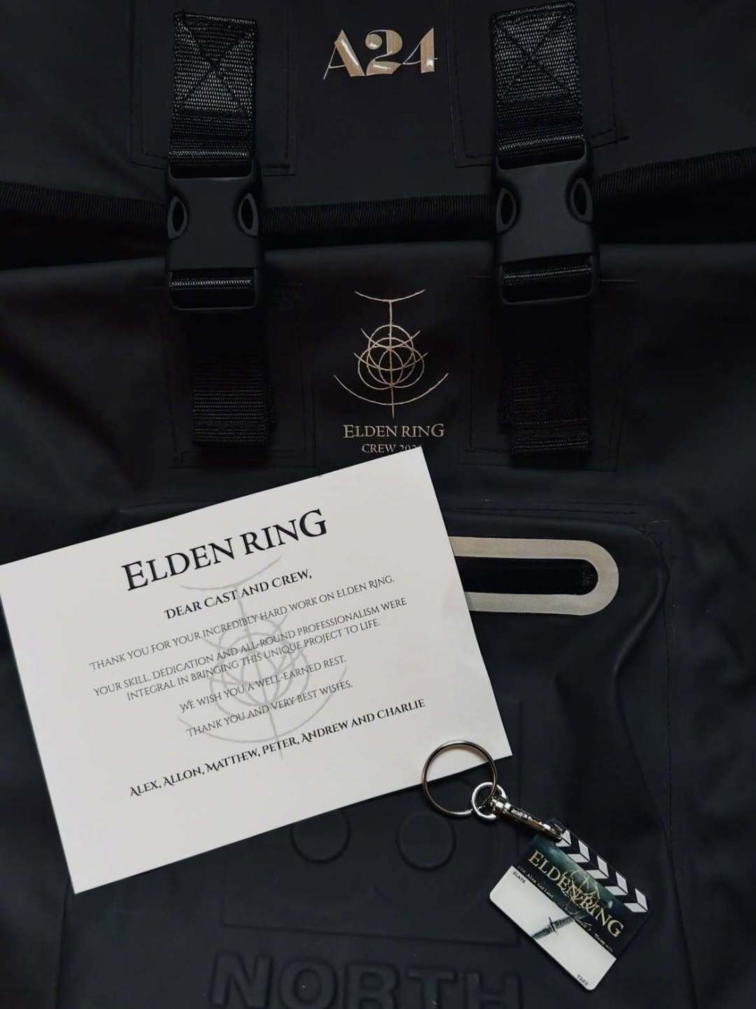 《艾尔登法环》电影杀青:一张片场路透,让设定党吵了三天——那个长角的孩子是蒙葛特吗?
