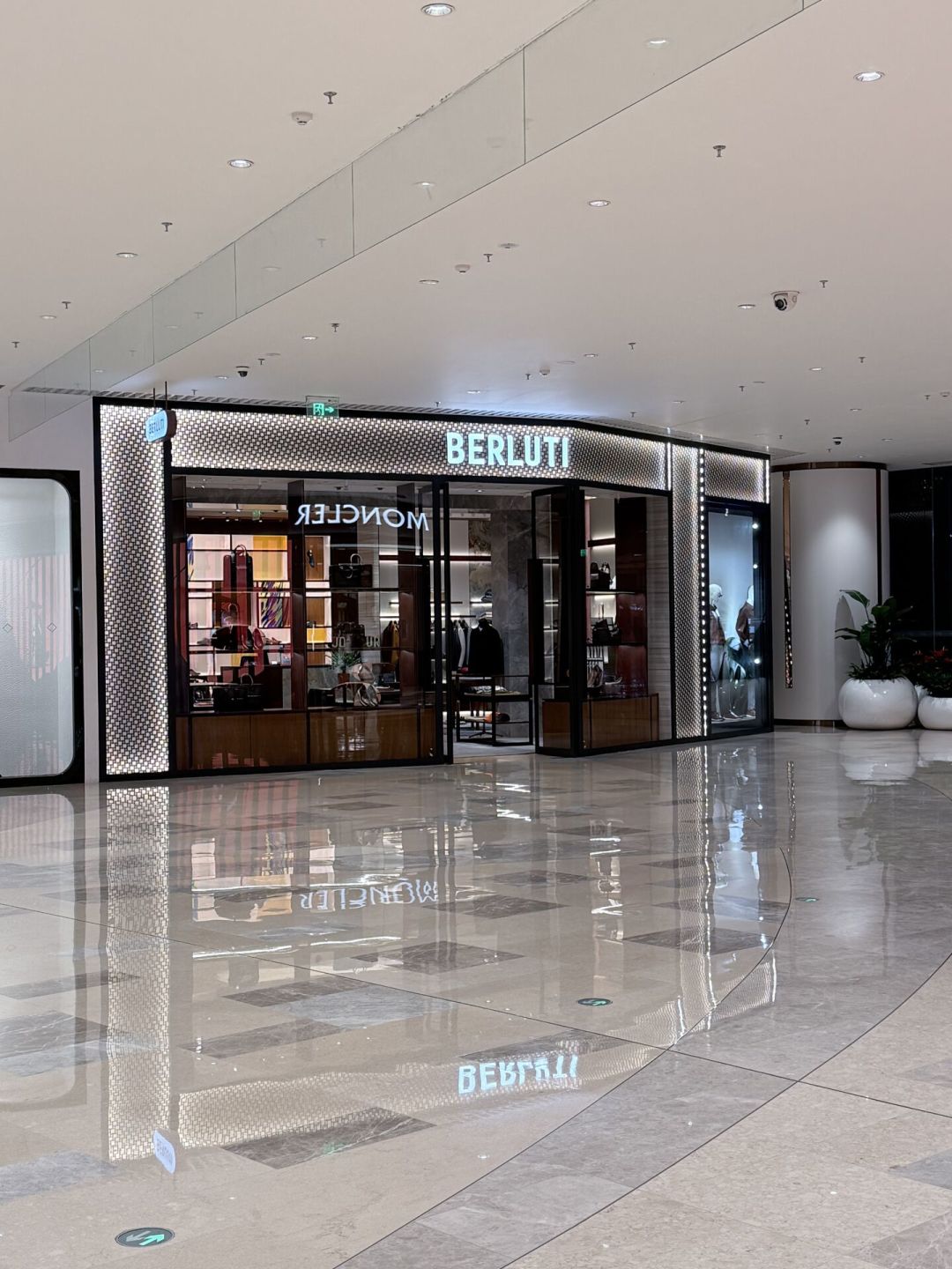 Berluti又关店,武汉已经一家不剩:对想买的人来说,麻烦不是没得买,是没得修