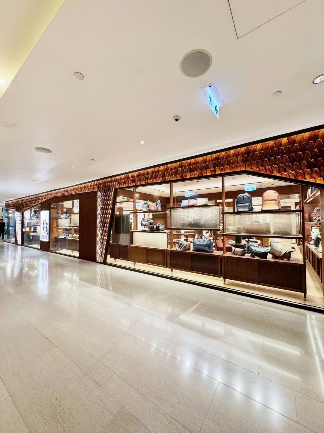 Berluti又关店,武汉已经一家不剩:对想买的人来说,麻烦不是没得买,是没得修