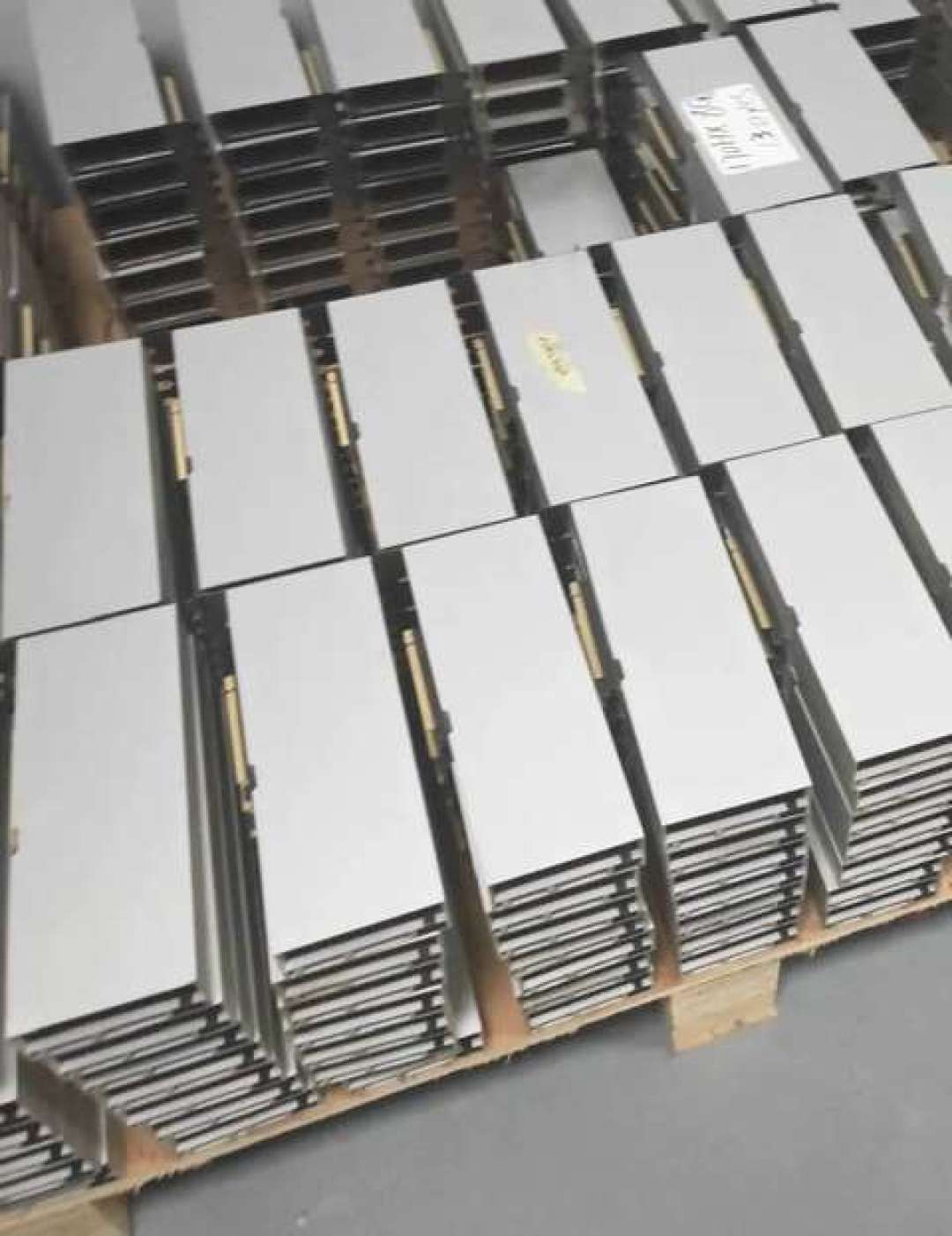 32GB内存条从900元涨到3800元,连赛扬都在升值:这波硬件涨价潮,哪些该卖、哪些该留、哪些该抄底