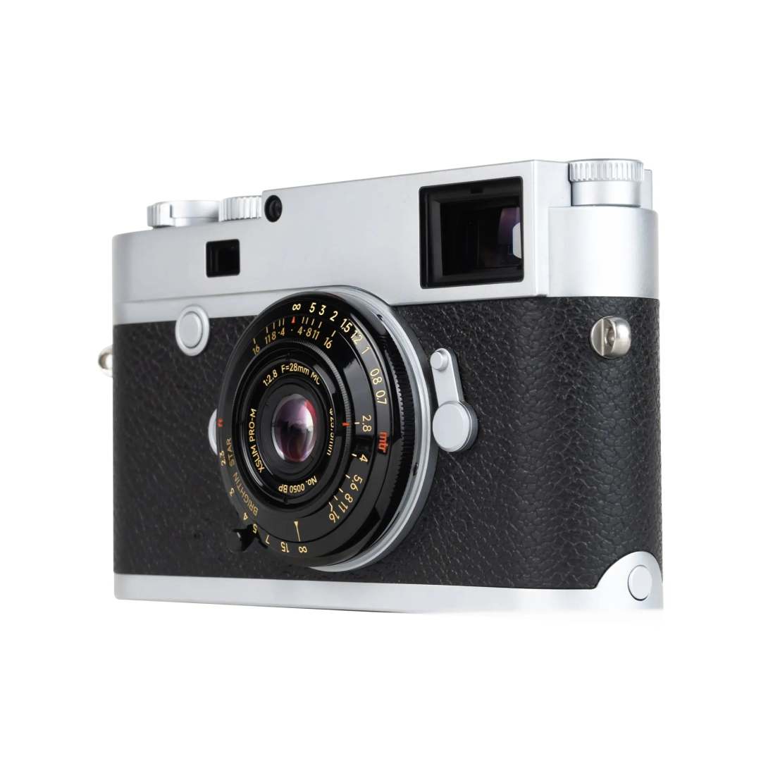 国产黄铜饼干头卖2499元,徕卡用户为什么抢着报名?星曜28mm F2.8流光银,三年口碑替你验过了