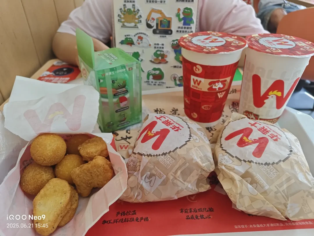 悲伤蛙成了餐饮