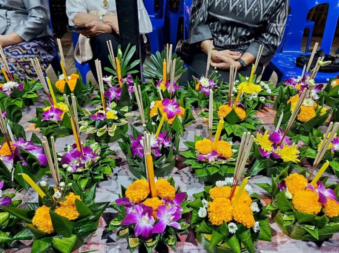 错过清迈万人天灯节的票?免费场这样玩也值得:观灯点位、花费与避坑清单