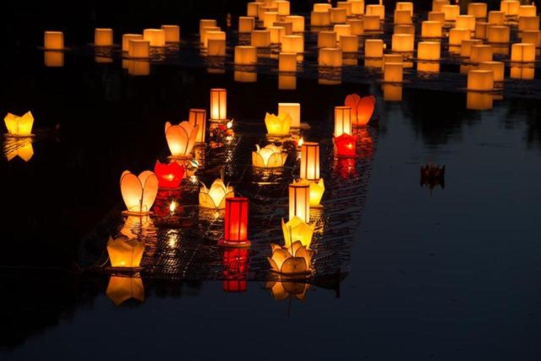 错过清迈万人天灯节的票?免费场这样玩也值得:观灯点位、花费与避坑清单
