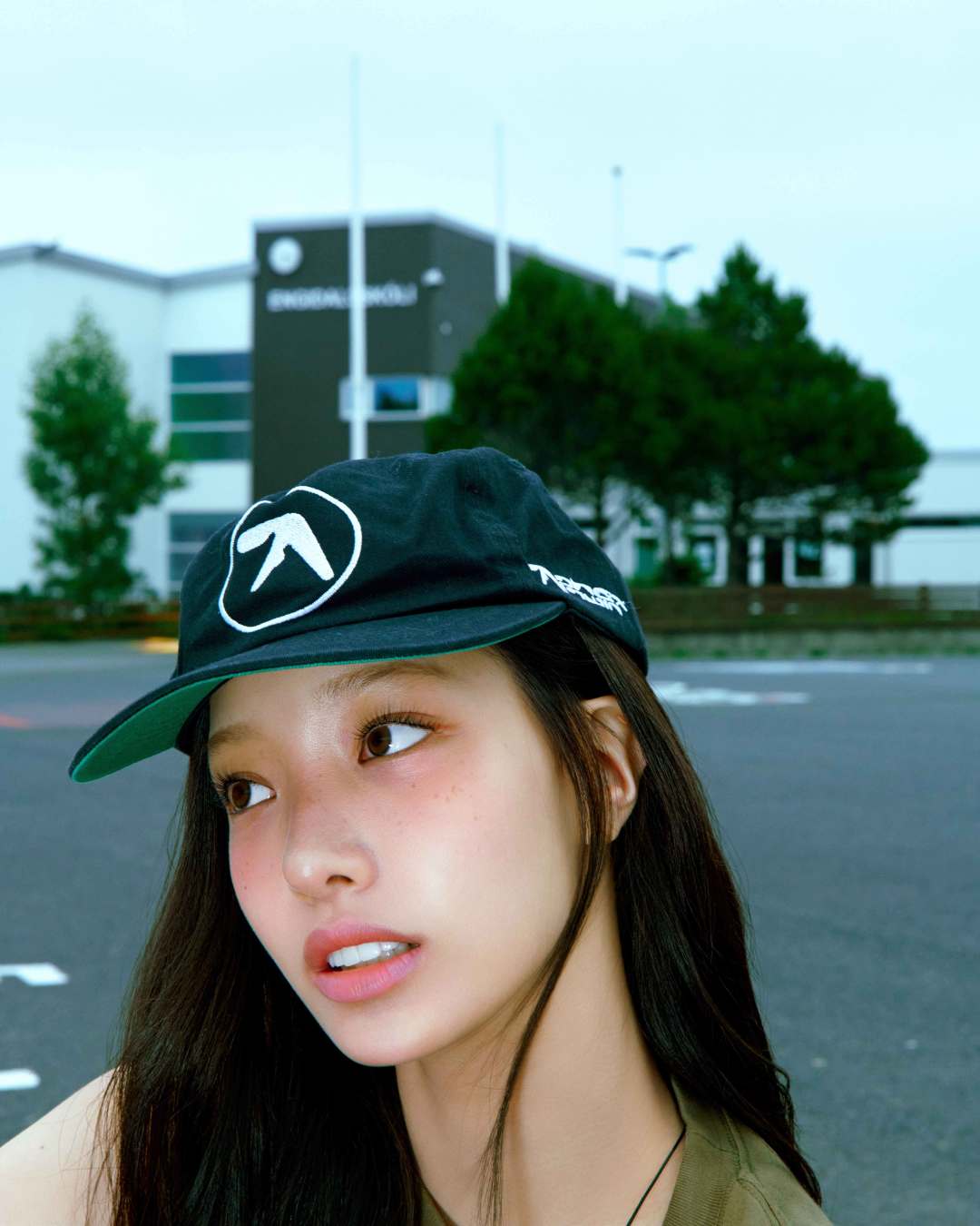 HYBE新女团TUIDE出道成绩单：首日销量8.9万张创2026新人纪录，音源却全榜未入，这团值得追吗？