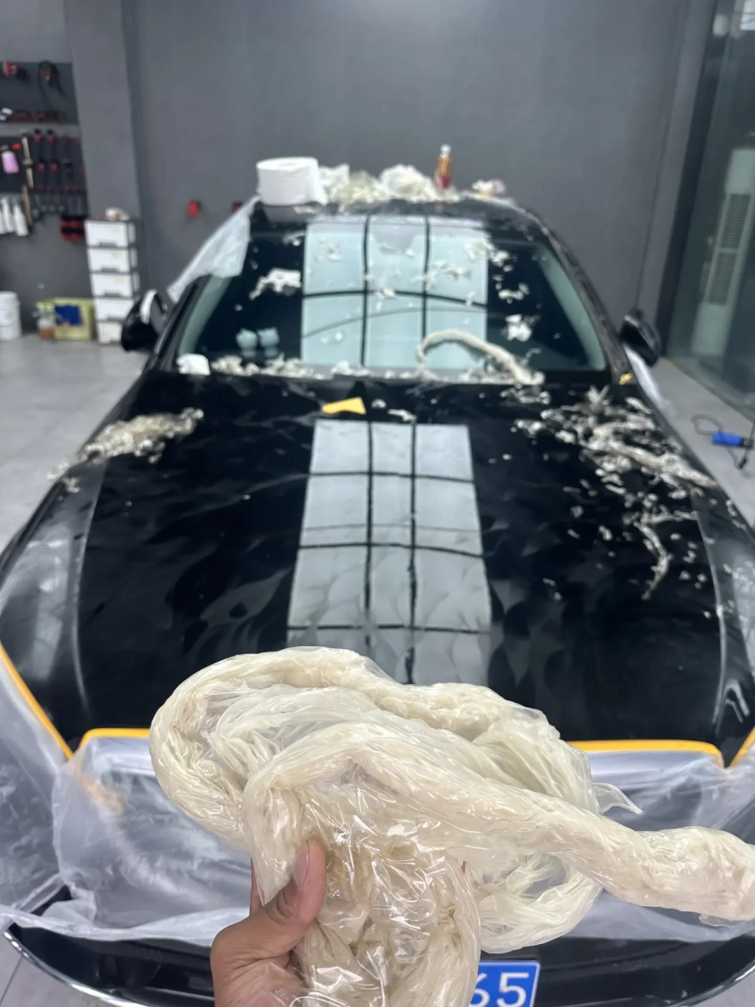 一万块的隐形车衣是智商税?翻完两派几百条评论和离职店员的19条避坑点,我算了三笔账